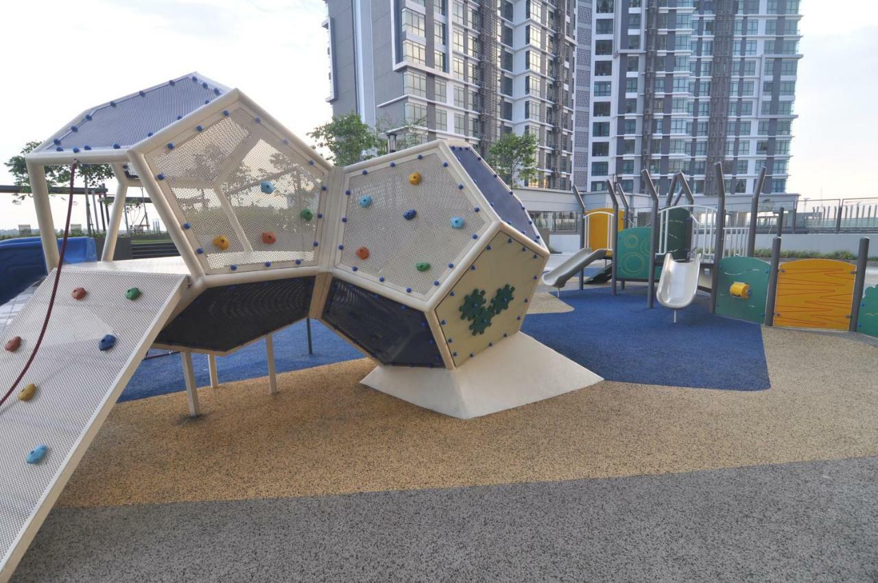 Kenwingston Square Garden By Idealhub Cyberjaya Exterior photo